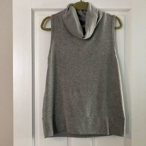 BB Dakota sleeveless sweatshirt size M
